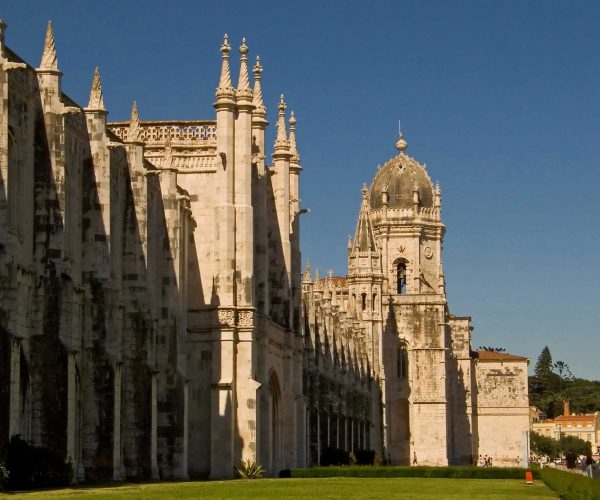 7-beautiful-day-trips-from-Fatima-Joe-walsh-tours